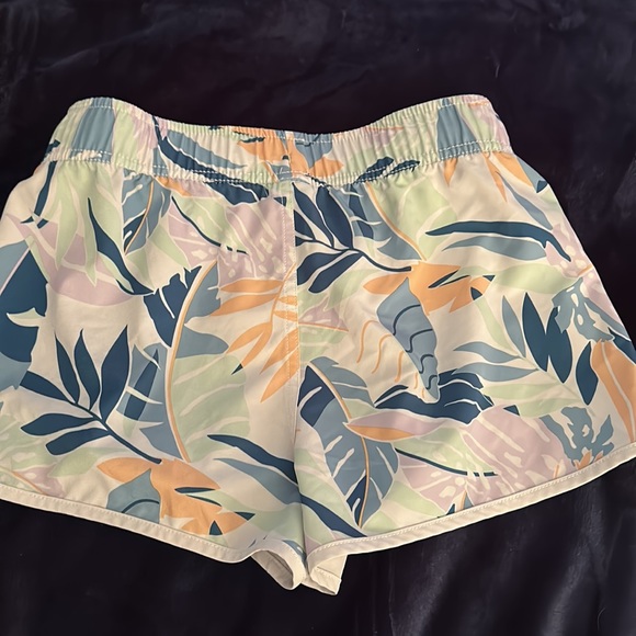 Roxy Board Shorts - Picture 3 of 3